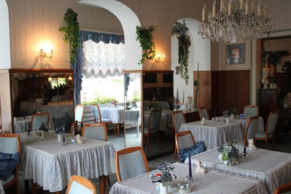 Hotel Villa Konigin Luise バート・ピルモント エクステリア 写真